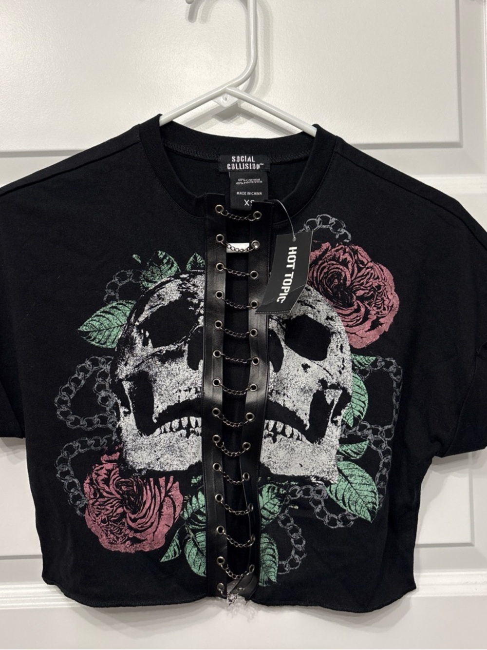 Social Collision Hot Topic Lace-Up Chains Skull & Roses Crop Top Black